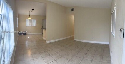 2325 Hope St in Hollywood, FL - Building Photo - Building Photo