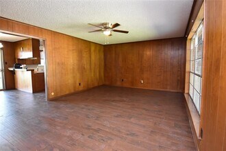 4014 Beatrice Ave in Dickinson, TX - Building Photo - Building Photo