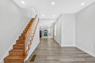 2418 N 16th St in Philadelphia, PA - Foto de edificio - Building Photo