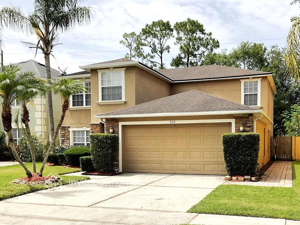 251 Lynn St in Oviedo, FL - Building Photo