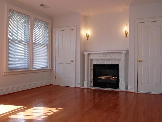 485 Elmwood Ave, Unit 5