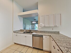 6424 Bridgecrest Dr in Lithia, FL - Building Photo - Building Photo