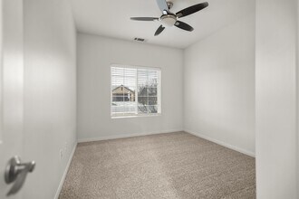 3811 Cornerstone Way in Bakersfield, CA - Building Photo - Building Photo