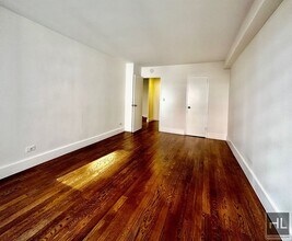 EAST 63 STREET in New York, NY - Building Photo - Building Photo