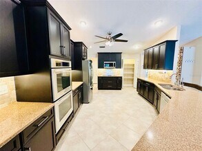 3015 Tall Pine Dr in Safety Harbor, FL - Building Photo - Building Photo