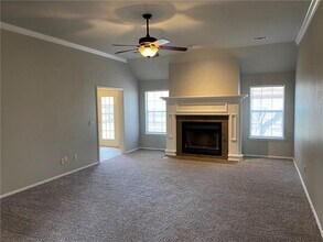 4902 Hawthorne Way in Springdale, AR - Foto de edificio - Building Photo