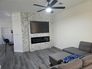 13130 SW 232nd Ter in Princeton, FL - Building Photo - Building Photo