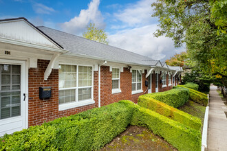 2601-2643 NW Raleigh St in Portland, OR - Building Photo - Building Photo