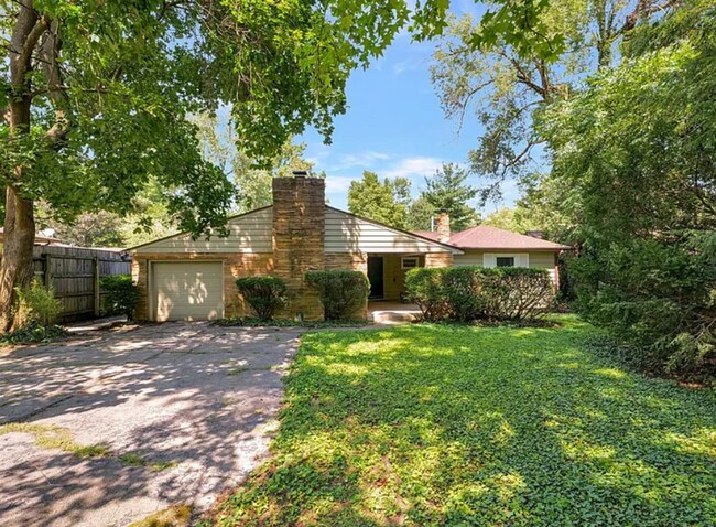 706 Hessel Blvd in Champaign, IL - Building Photo - Building Photo