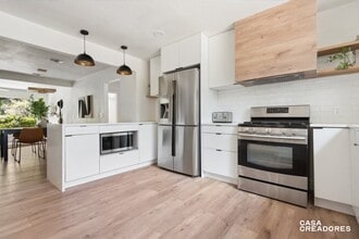 200 E Grady Dr, Unit C in Austin, TX - Building Photo - Building Photo