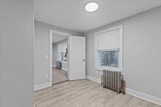 43-47 Willow St, Unit 43 Willow St - Available Now in Burlington, VT - Building Photo - Building Photo