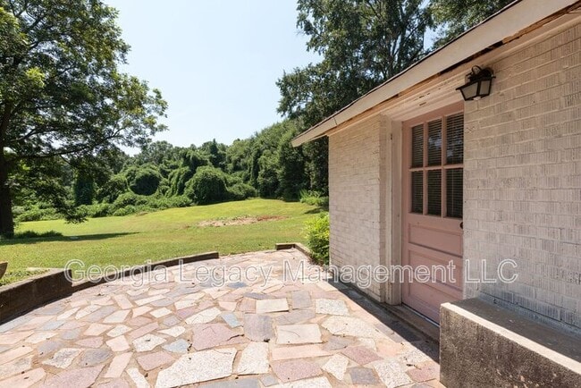 property at 2615 W Main St