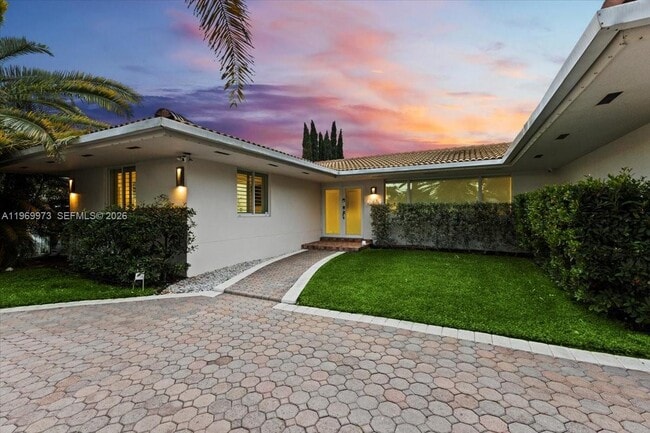 12930 Oleander Rd in North Miami, FL - Building Photo - Building Photo