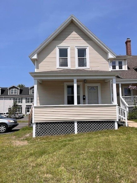 408 Porter St in Manchester, NH - Building Photo