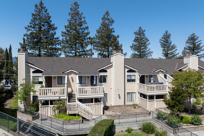 2857 S Bascom Ave in San Jose, CA - Building Photo - Building Photo