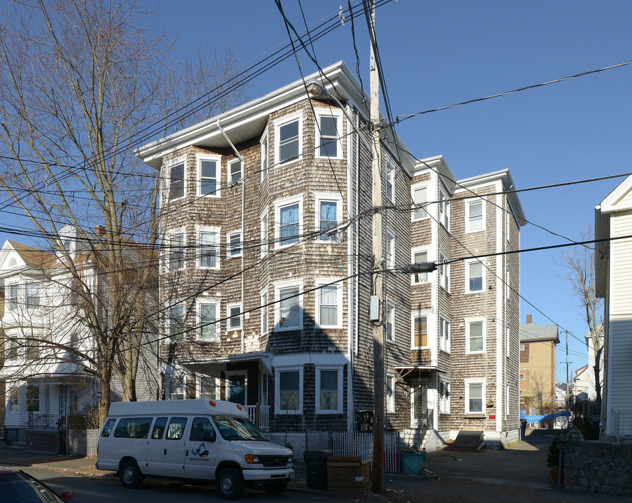 81 Mosher St in New Bedford, MA - Building Photo