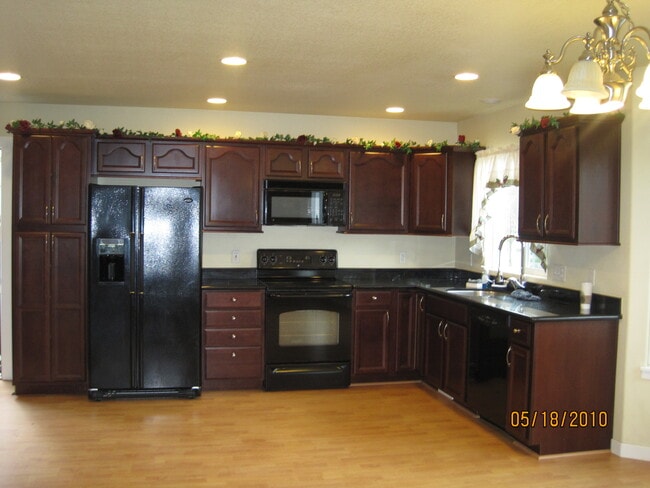 4201 SE 94th Ave in Portland, OR - Building Photo - Building Photo