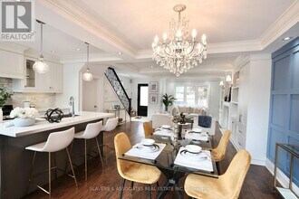 456 Roehampton Ave in Toronto, ON - Building Photo - Building Photo