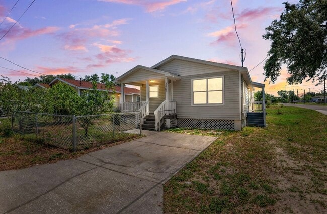 3801 Carroway St, Unit Room 1