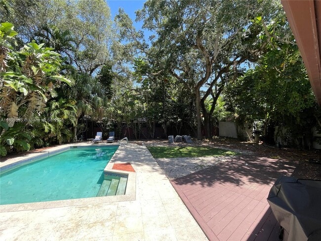 4165 Poinciana Ave in Miami, FL - Building Photo - Building Photo
