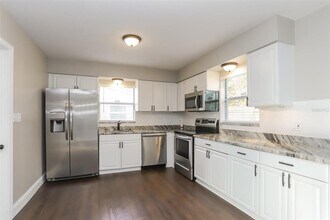 4618 Redfish Ln SE in St. Petersburg, FL - Building Photo - Building Photo