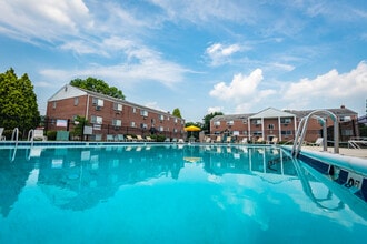 Sweetbriar Apartments in Lancaster, PA - Building Photo - Building Photo
