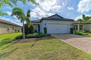 17625 Northwood Pl in Lakewood Ranch, FL - Building Photo