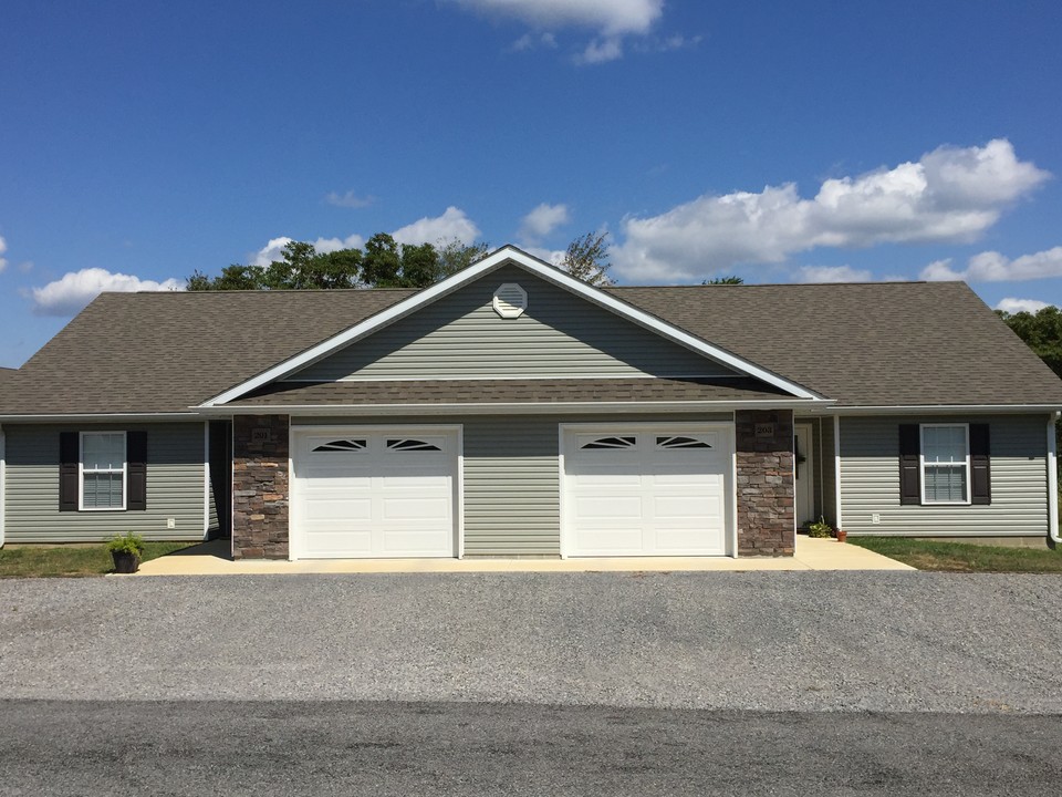 Rawley Brooks Lane in Goreville, IL - Foto de edificio