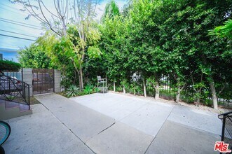 5533 W Jefferson Blvd in Los Angeles, CA - Building Photo - Building Photo