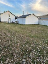 5621 Rudyard Rd in Sylvania, OH - Building Photo