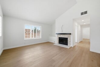 27937 Windsor in Mission Viejo, CA - Building Photo - Building Photo