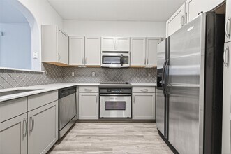 2299 Lone Star Dr in Sugar Land, TX - Building Photo - Building Photo