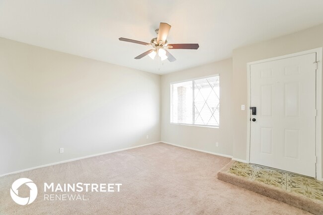 2449 E Jerome Ave in Mesa, AZ - Foto de edificio - Building Photo