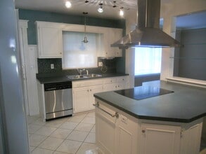 329 Nantucket Dr in Ballwin, MO - Building Photo - Building Photo