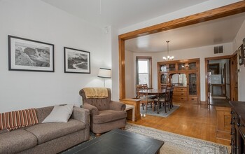 2341 W Cortez St, Unit #1 in Chicago, IL - Foto de edificio - Building Photo