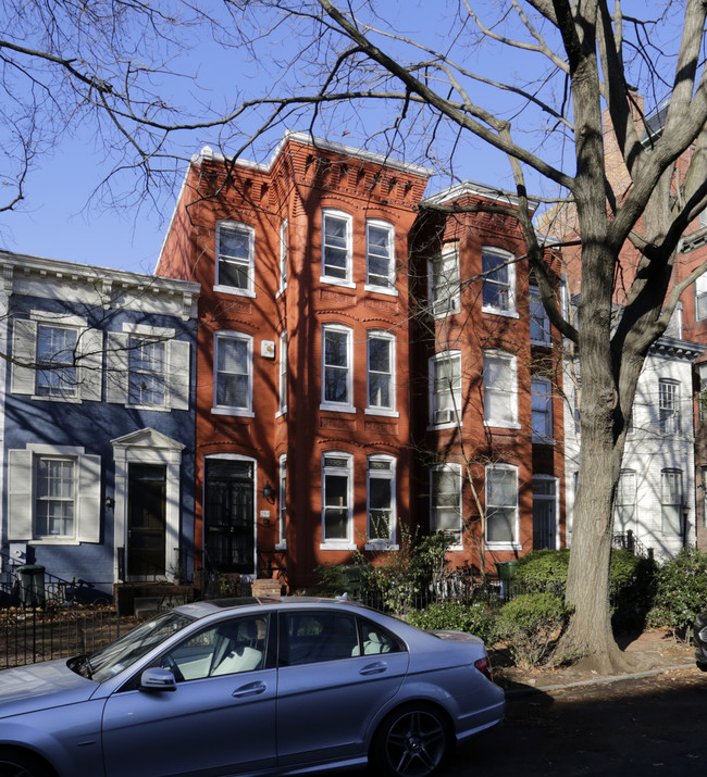 207 3rd St SE in Washington, DC - Building Photo - Building Photo