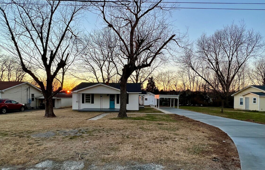 2309 Virginia Blvd NW in Huntsville, AL - Building Photo