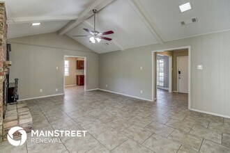 1004 Birchwood Ln in Desoto, TX - Foto de edificio - Building Photo