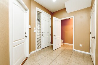 253 Catriona Dr in Daytona Beach, FL - Building Photo - Building Photo