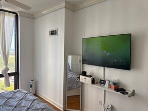 233 E 13th St, Unit 1604 in Chicago, IL - Building Photo - Building Photo