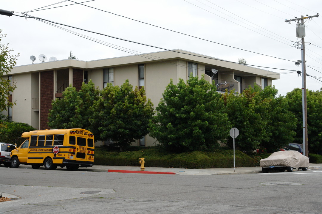 251 San Anselmo Ave N in San Bruno, CA - Building Photo