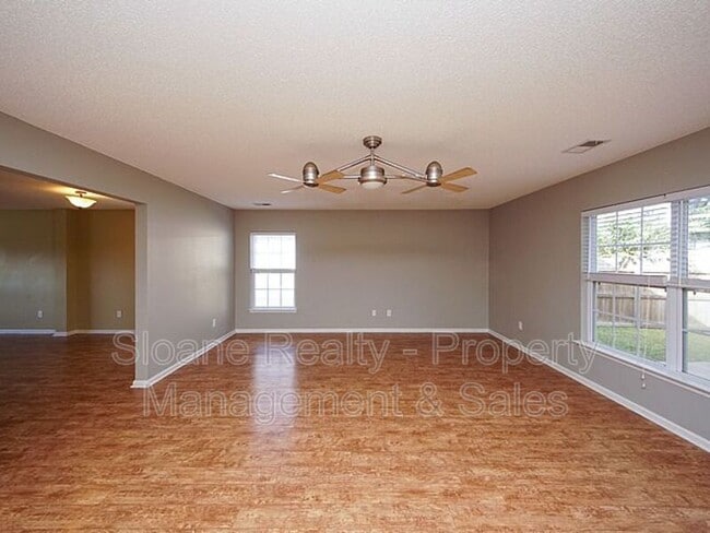 property at 1118 Deerberry Rd