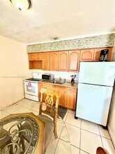 211 Stirling Rd in Dania Beach, FL - Building Photo - Building Photo