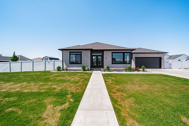 property at 2033 Mesa Cyn Dr