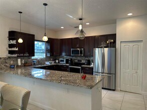 210 SW 4th St in Dania Beach, FL - Building Photo - Building Photo