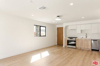 2845 1/2 Marsh St in Los Angeles, CA - Building Photo - Building Photo