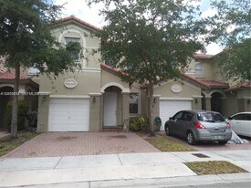 10763 NW 81st Ln in Miami, FL - Building Photo