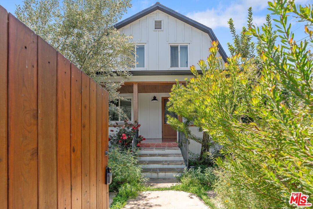 6300 Arroyo Glen St in Los Angeles, CA - Building Photo