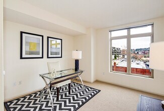 Westwater in Kirkland, WA - Foto de edificio - Building Photo