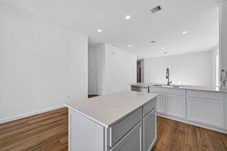 11119 Poplar Tree Dr in Cypress, TX - Building Photo - Building Photo